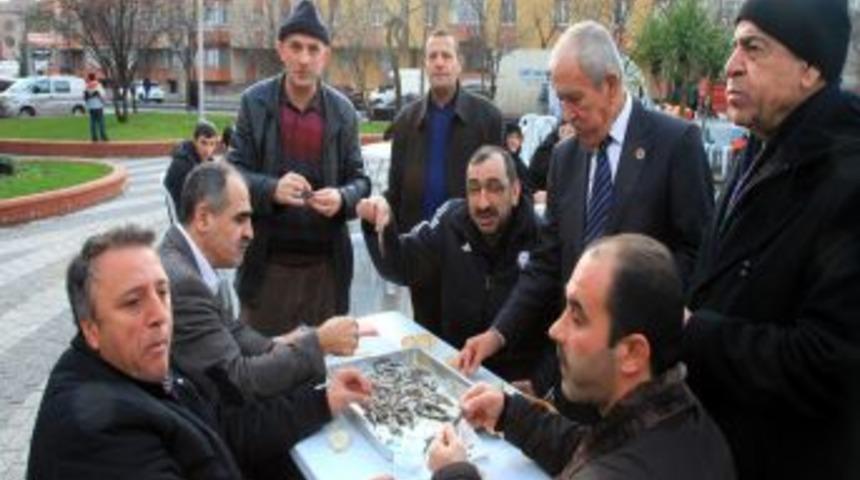 G&uuml;ng&ouml;ren Belediyesi&rsquo;nden Hamsi Festivali