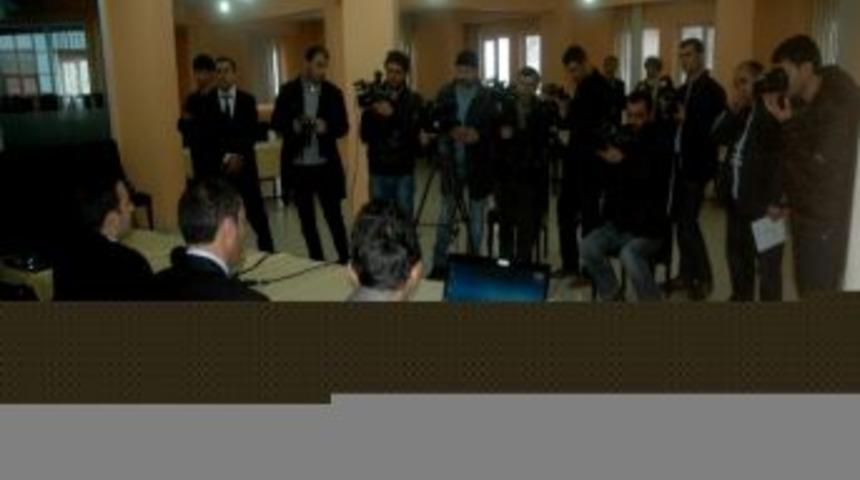 Hakkari &Uuml;niversitesi İnternet Sitesinde K&uuml;rt&ccedil;e B&ouml;l&uuml;m A&ccedil;ıldı
