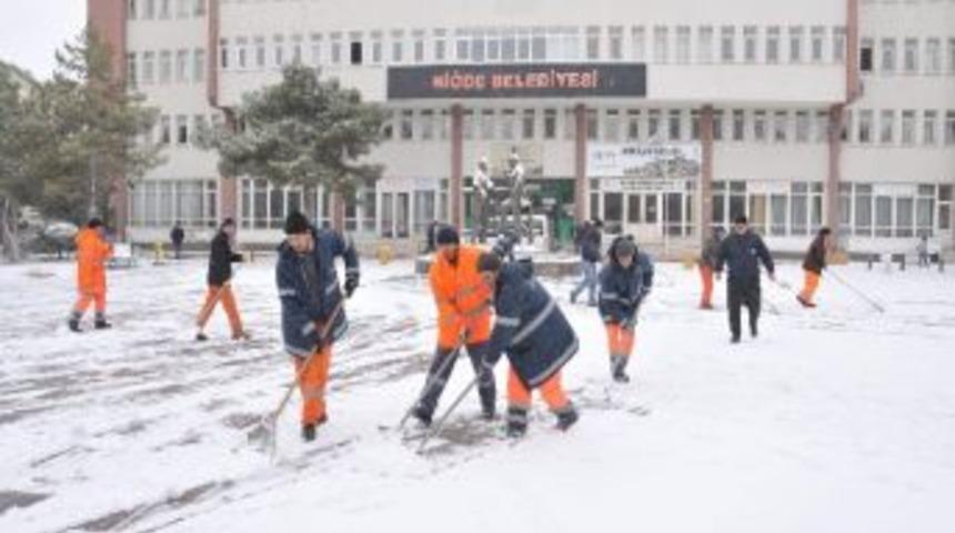 Belediye Ekipleri Kar Yağışlarına Hazır