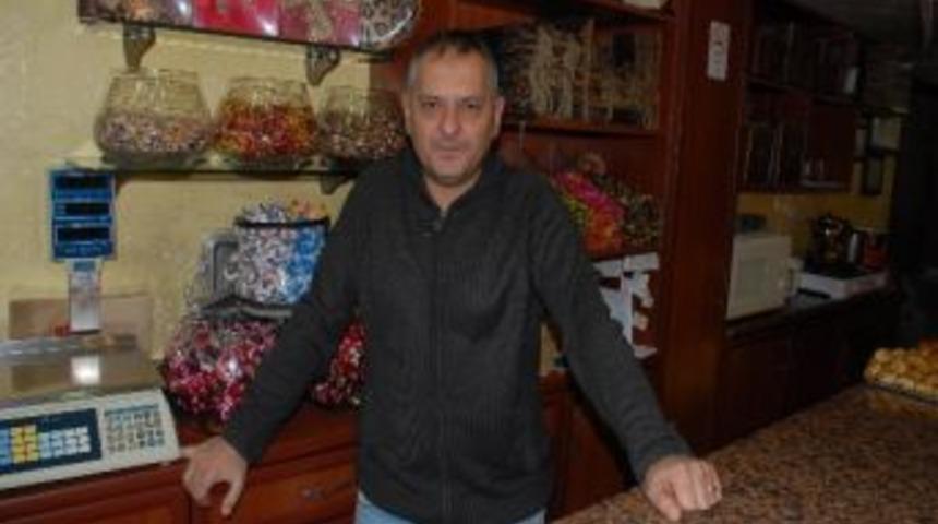Pastaneyi Soyan Hırsıza Vatandaşın Duyarsızlığı G&uuml;venlik Kamerasına Yansıdı