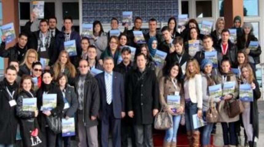 Makedonyalı &Ouml;ğrenciler &Ccedil;OM&Uuml;'de T&uuml;rk&ccedil;e Dersi Alacak