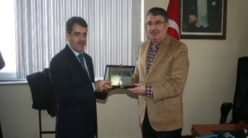 Kars&rsquo;ı Ziyeret Eden Bakanlardan Belediye Başkanına Destek