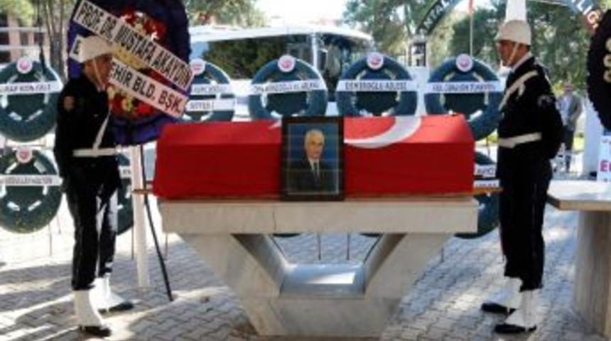 Eski Milletvekili Konyalı, Antalya&rsquo;da Toprağa Verildi