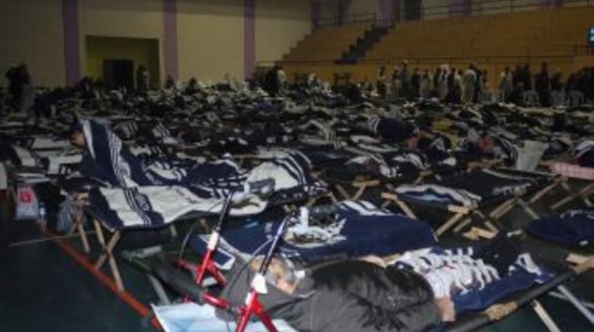 İstanbul'da Evsizleri B&uuml;y&uuml;kşehir Belediyesi Misafir Ediyor