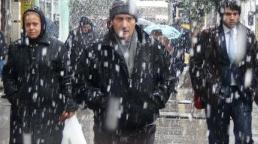 Taksim&rsquo;de Kar Keyfi