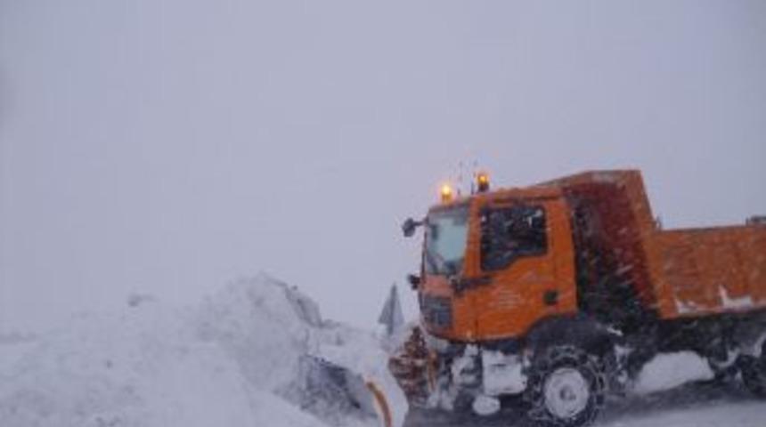 Kastamonu&rsquo;da 87 K&ouml;y Yolu Ulaşıma Kapandı