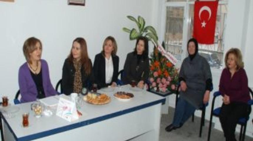 Se&ccedil;ilmiş Kadınlardan 'hayırlı Olsun' Ziyareti