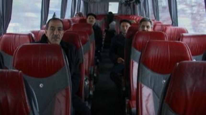 300 Yolcu Kar Nedeniyle Mahsur Kaldı