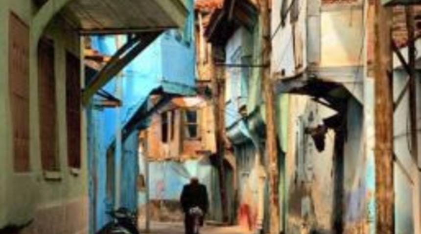 Kula'da Sokak Sağlıklaştırma &Ccedil;alışmaları Devam Ediyor