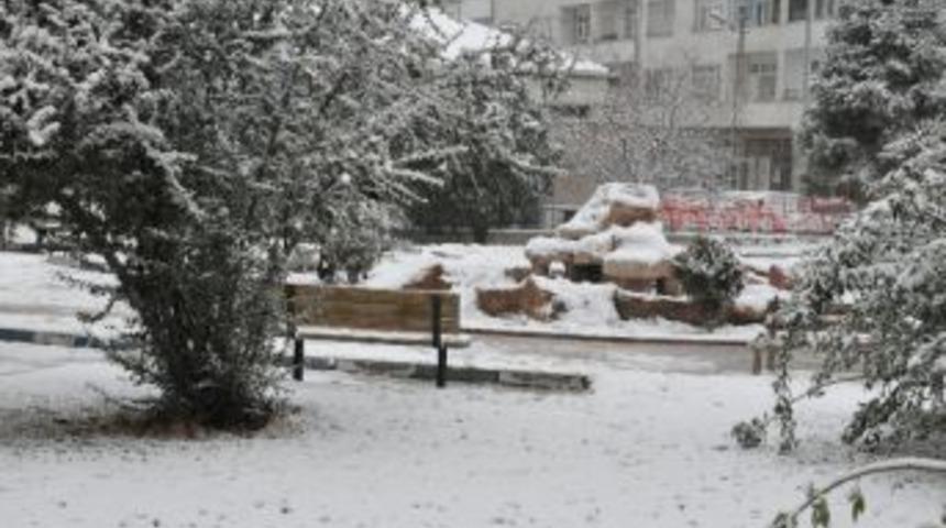 Yerk&ouml;y'de Yılın İlk Karı Yağdı