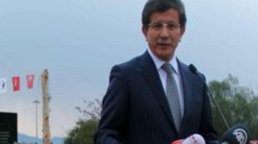 Dışişleri Bakanı, İzmir Polisine Teşekk&uuml;r Etti