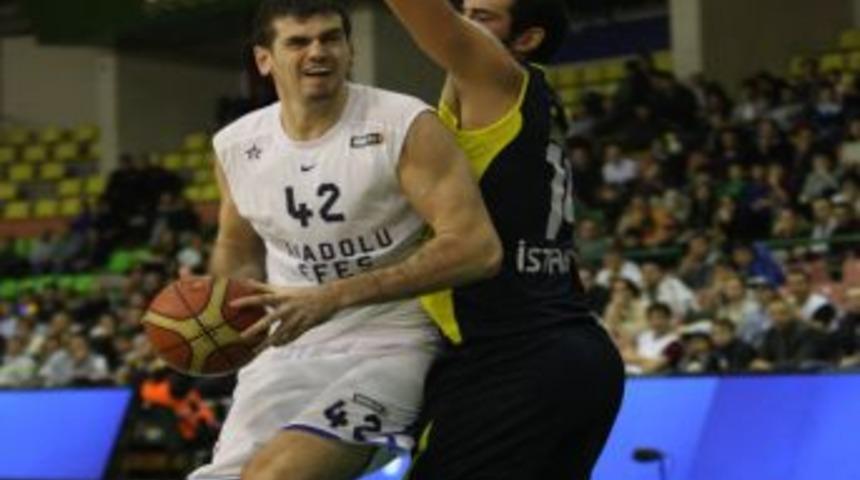 Fenerbah&ccedil;e &Uuml;lker&rsquo;i 94-76 Mağlup Eden Anadolu Efes Liderliğe Y&uuml;kseldi