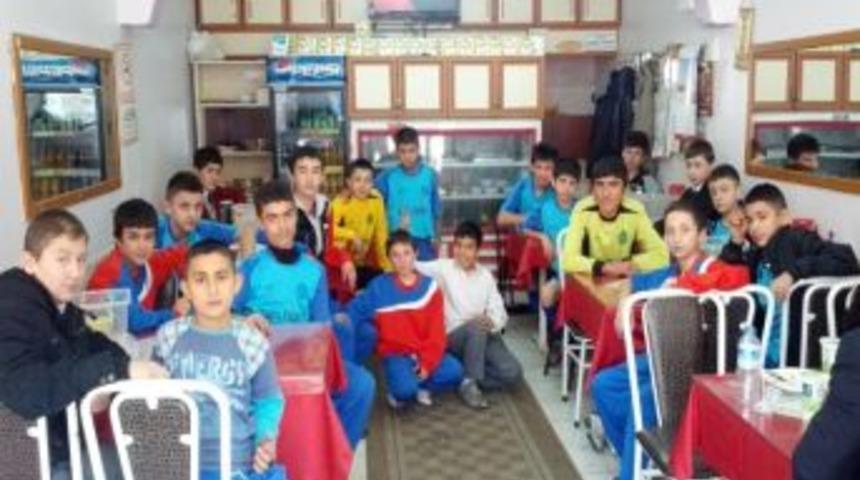 Velioğlu Ortaokulu Yıldızlar Futbol Takımı Zonguldak Elemelerine Katılmaya Hak Kazandı