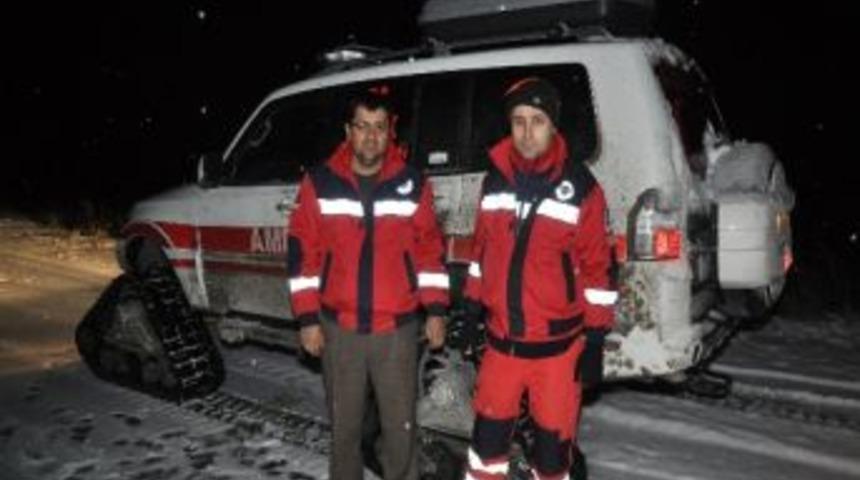 Aksaray'da Yollar Kapandı, Otomobiller Yolda Kaldı