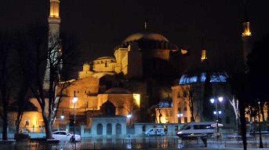 Kar, İstanbul'un G&uuml;zelliğine G&uuml;zellik Kattı