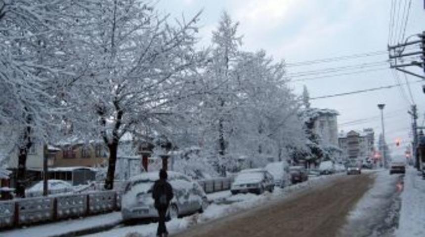 Bartın&rsquo;da Eğitime Kar Molası