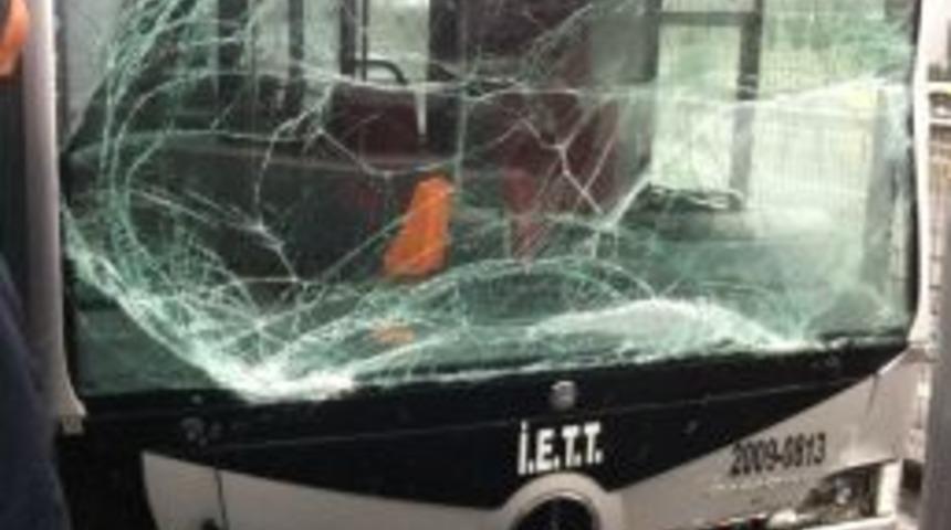 &Ccedil;ağlayan'da Metrob&uuml;s Kazası