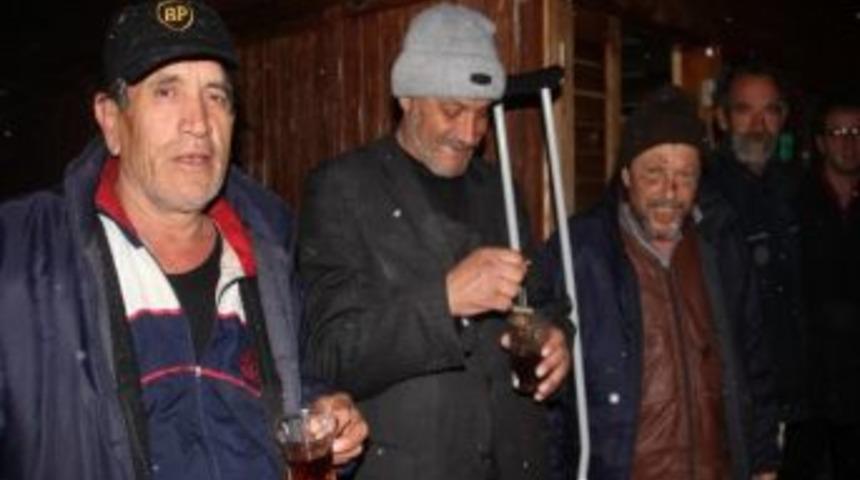 Bursa'da Kar Yağdı Barınma Evi Doldu Taştı...(&ouml;zel Haber)