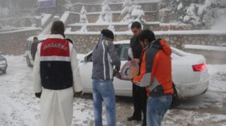 Uludağ Yolu'nda Beyaz &Ccedil;ile...