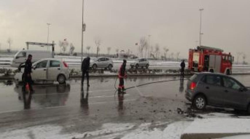 Kayarak Karşı Şeride Ge&ccedil;ti