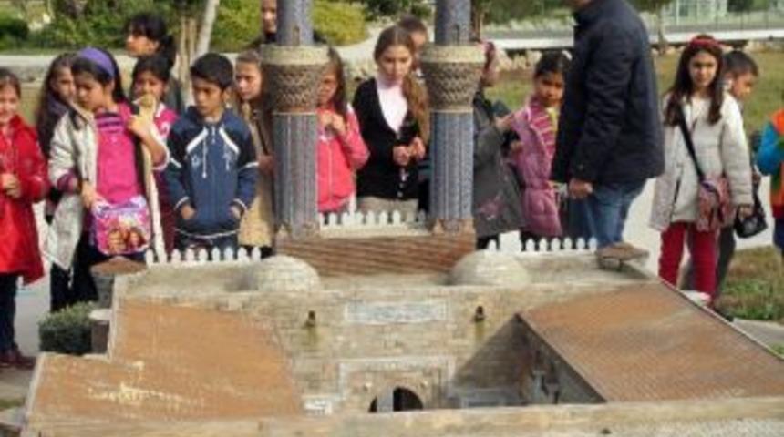 B&uuml;y&uuml;kşehir Ermenekli &Ouml;ğrencileri Sevindirdi