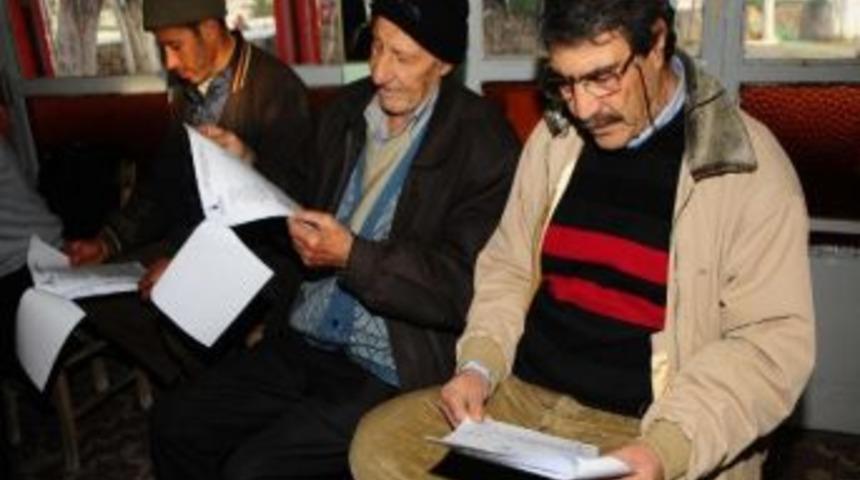 İzmir B&uuml;y&uuml;kşehir Belediyesi'nden &Uuml;reticilere &Uuml;cretsiz Toprak Analizi