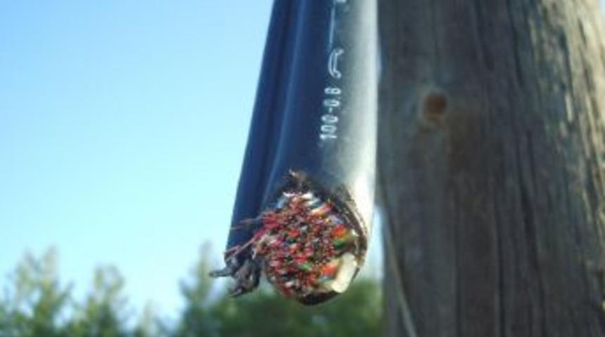 &Ccedil;alınan Kablolar 4 K&ouml;y&uuml; Daha Telefonsuz Bıraktı