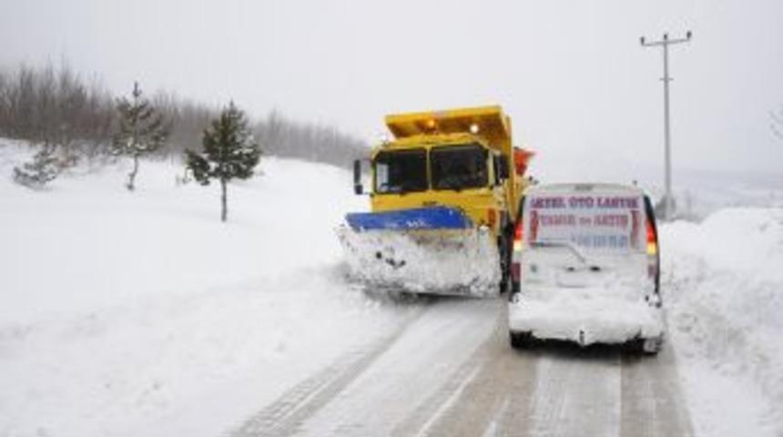 Samsun'da Kar Yağışı Nedeniyle 138 K&ouml;y Yolu Kapandı