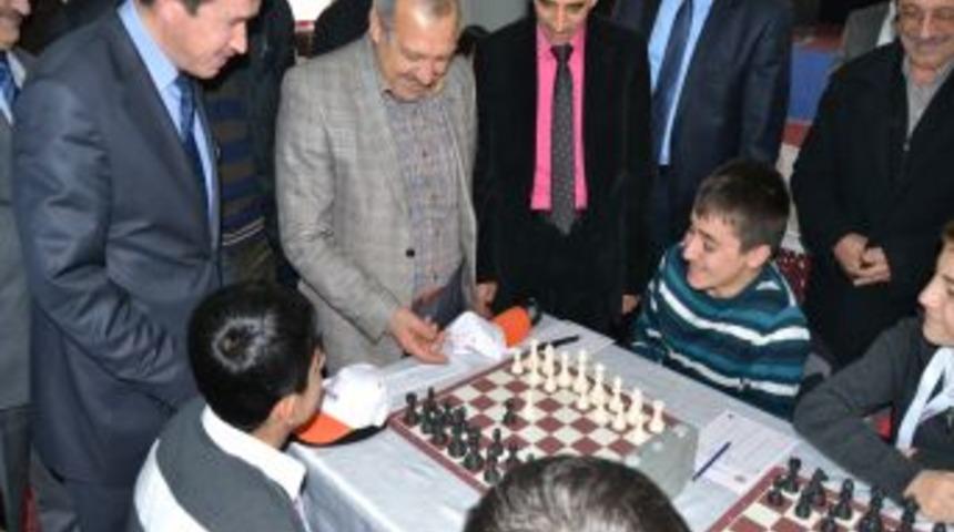 Yıldırım Koleji, Okullar Arası Satran&ccedil; Turnuvası D&uuml;zenledi