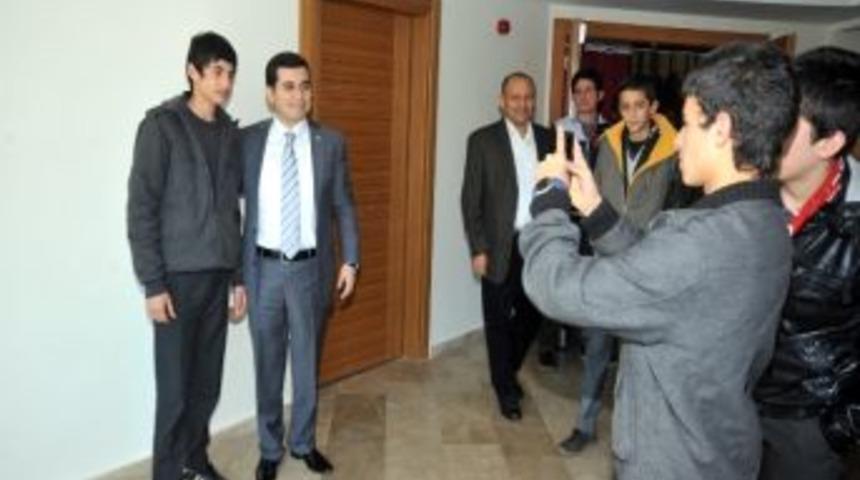 Başkan T&uuml;t&uuml;nc&uuml; &Ouml;ğrencilerle Bir Araya Geldi