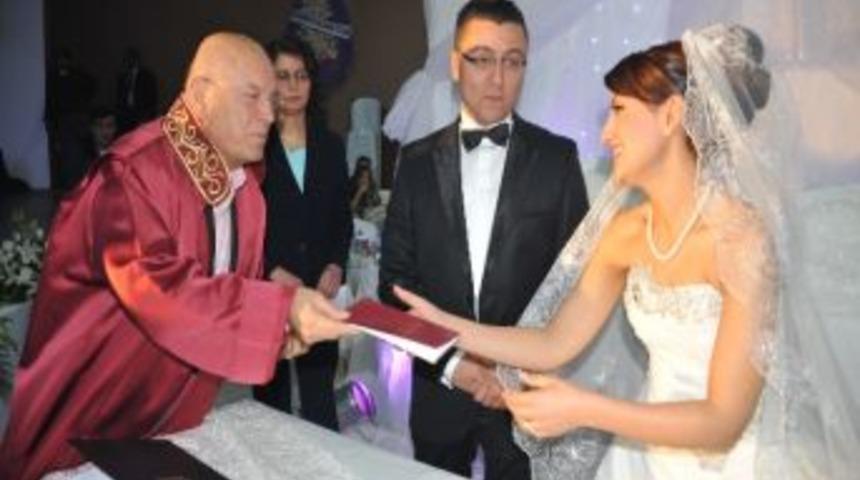 2012 Yılında Karaman&rsquo;da Bin 173 &Ccedil;ift D&uuml;nya Evine Girdi