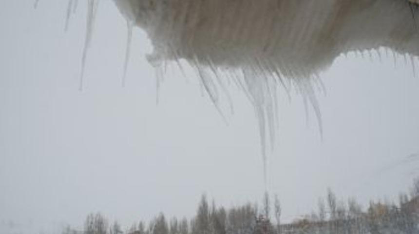 Bitlis'e Yağan Kar 5 Metreyi Buldu