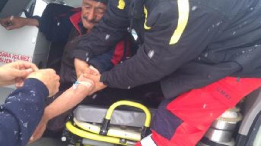 Yaylada Mahsur Kalan &Ccedil;obanın Imdadına Paletli Kar Ambulansı Yetişti