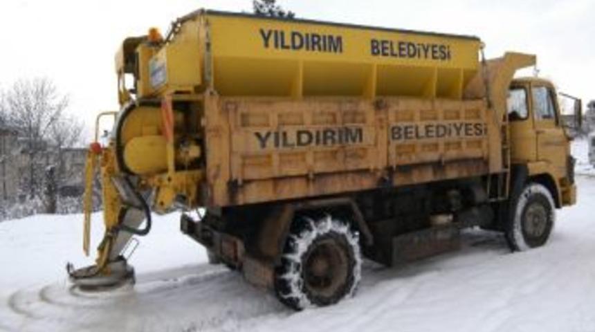 Yıldırım'da Karla M&uuml;cadele