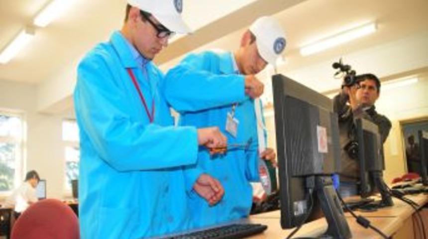 Depremde &Ouml;ğrenciler Devrilen Eşyalardan Zarar G&ouml;rmeyecek
