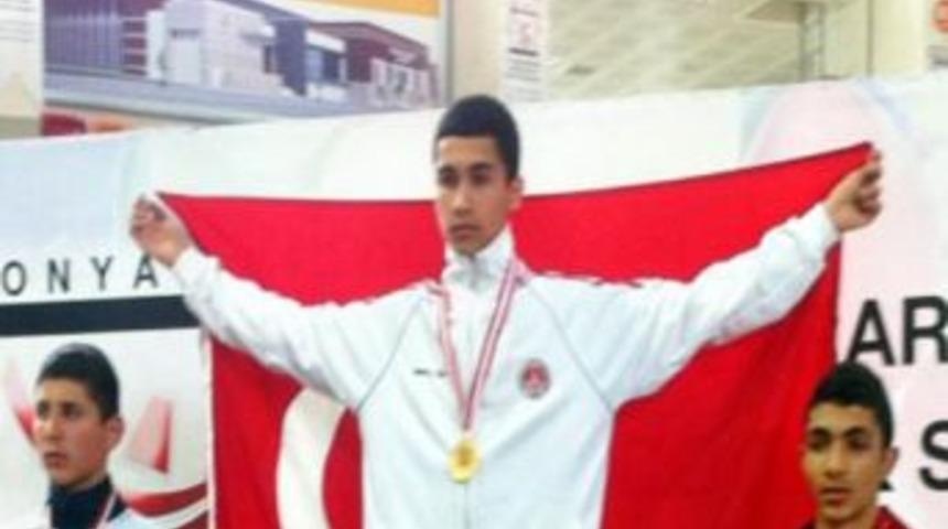 S&ouml;keli Karateciler T&uuml;rkiye Şampiyonası İ&ccedil;in Denizli&rsquo;de