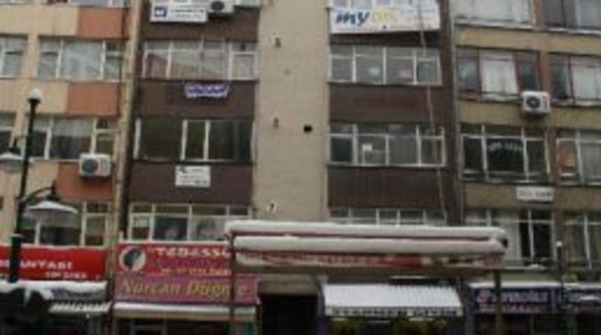 İş Hanının &Ccedil;atısında &Ccedil;ıkan Yangın Korkuttu