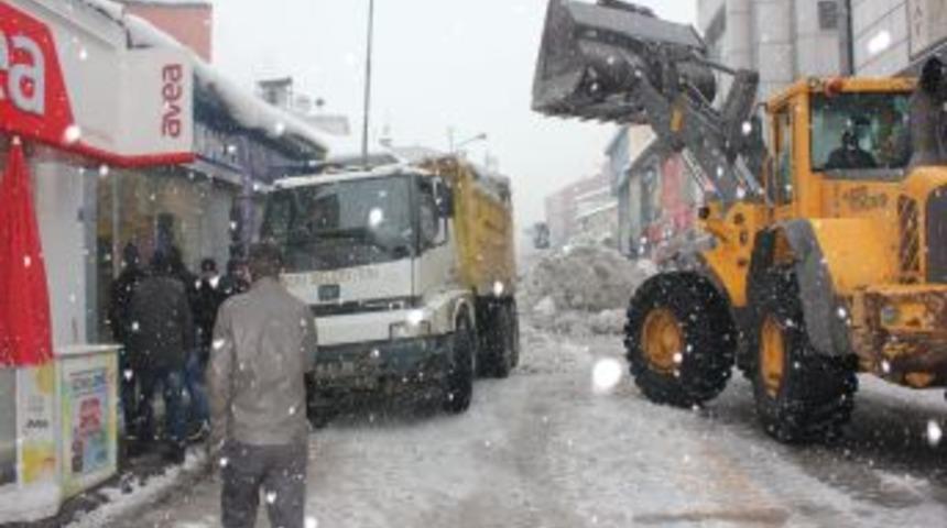 Ağrı'da Kar Temizleme &Ccedil;alışmaları S&uuml;r&uuml;yor