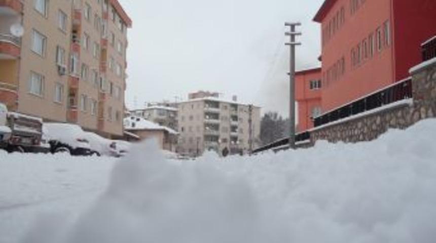 Niğde'de 84 K&ouml;y Yolu Kar Nedeniyle Ulaşıma Kapandı