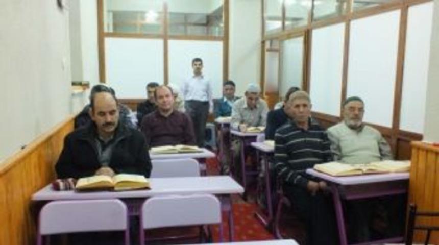 Akşehir&rsquo;de Camilerde Akşam Kursları S&uuml;r&uuml;yor