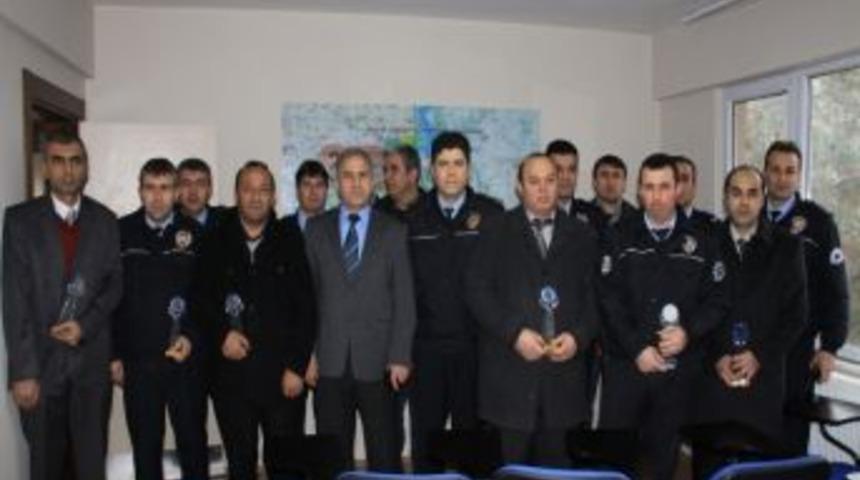 Başarılı Polisler &Ouml;d&uuml;llendirildi