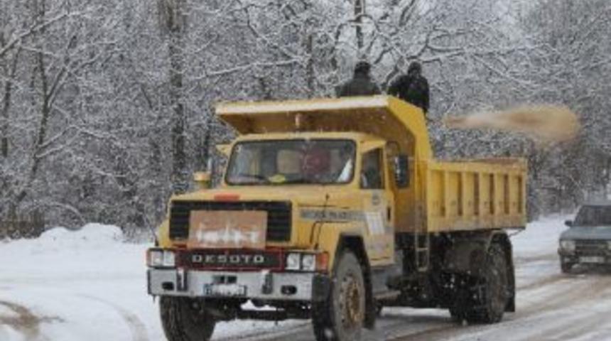 Belediye Tuzlama &Ccedil;alışmalarına Başladı