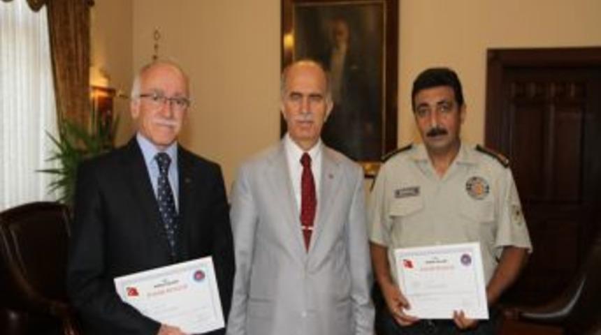 Vali Harput&rsquo;tan AFAD M&uuml;d&uuml;rlerine &Uuml;st&uuml;n Başarı Belgesi