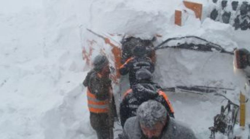 &Ccedil;ığ Altında Kalarak Hayatını Kaybeden Operat&ouml;r Toprağa Verildi