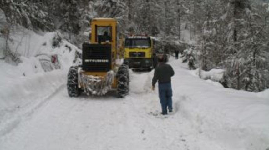 Daday'da 7 K&ouml;y Yolu Ulaşıma Kapandı