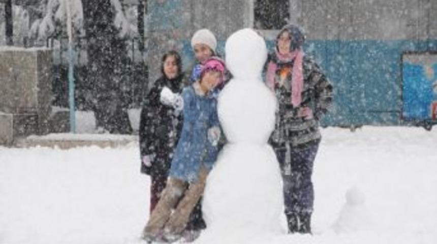 D&uuml;zce&rsquo;de 9 Ocakta Okullar Tatil