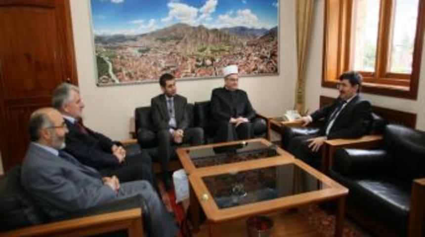 Zagreb Din İşleri Başkanı Hasanovi&ccedil;, Amasya Valisi &Ouml;z'&uuml; Ziyaret Etti