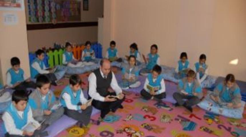 Nurullah Kocabıyık İlk&ouml;ğretim Okulu&rsquo;nda Kitap Okuma K&ouml;şesi Oluşturuldu