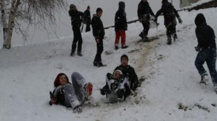 Bursa&rsquo;da Okullar Yarın Da Tatil