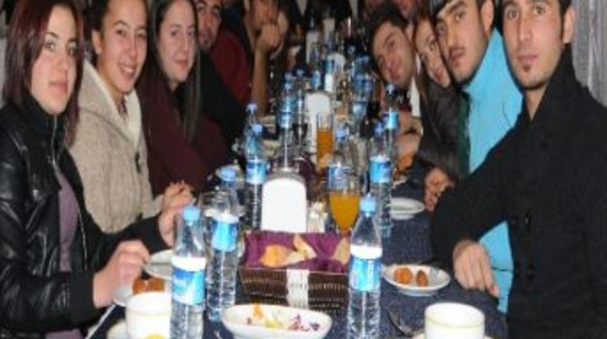 Rekt&ouml;r Korkmaz, Besyo &Ouml;ğrencileriyle Biraraya Geldi